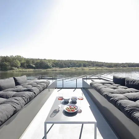 Architekten-refugium Auf Dem Wasser * Werder (Havel)